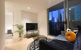 2Br 2 Bath, Balcony, City View, Southbank